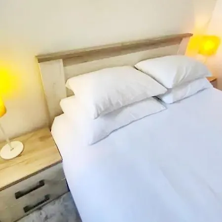 Epic 180 Degree Sea & 3 Island Views Sun Terrace Penthouse 아파트