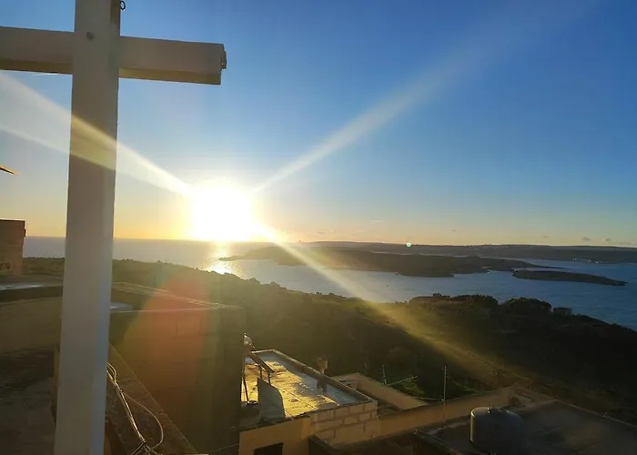 Epic 180 Degree Sea & 3 Island Views Sun Terrace Penthouse Apartman *